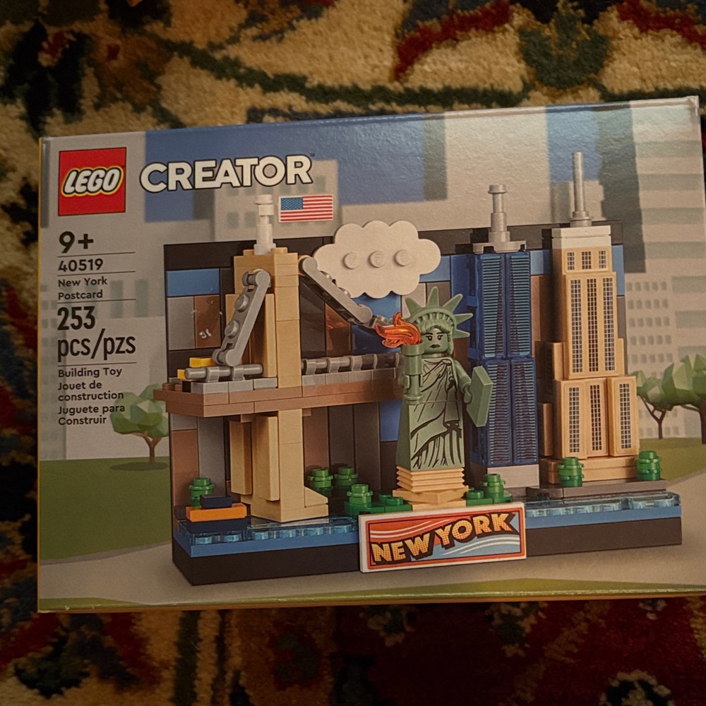 LEGO Creator New York Skyline Set - Green, Blue, Tan